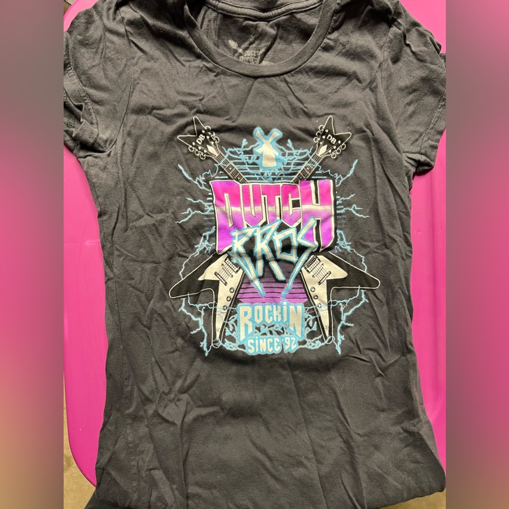Small grey Dutch Bros t-shirt